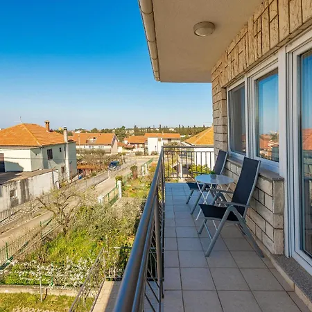 Awesome Apartment In Zadar With Wifi