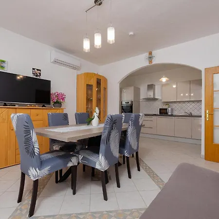 Apartment Cozy In With House Sea View Zadar