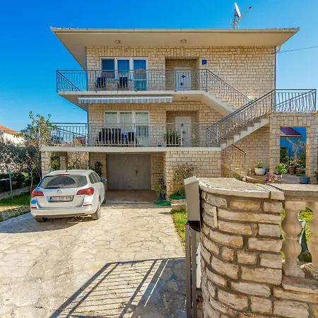 Apartment Cozy In With House Sea View Zadar