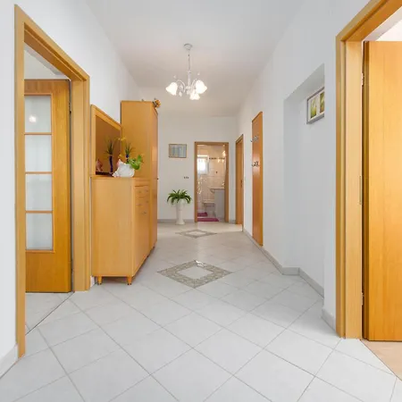 Awesome Apartment In Zadar With Wifi